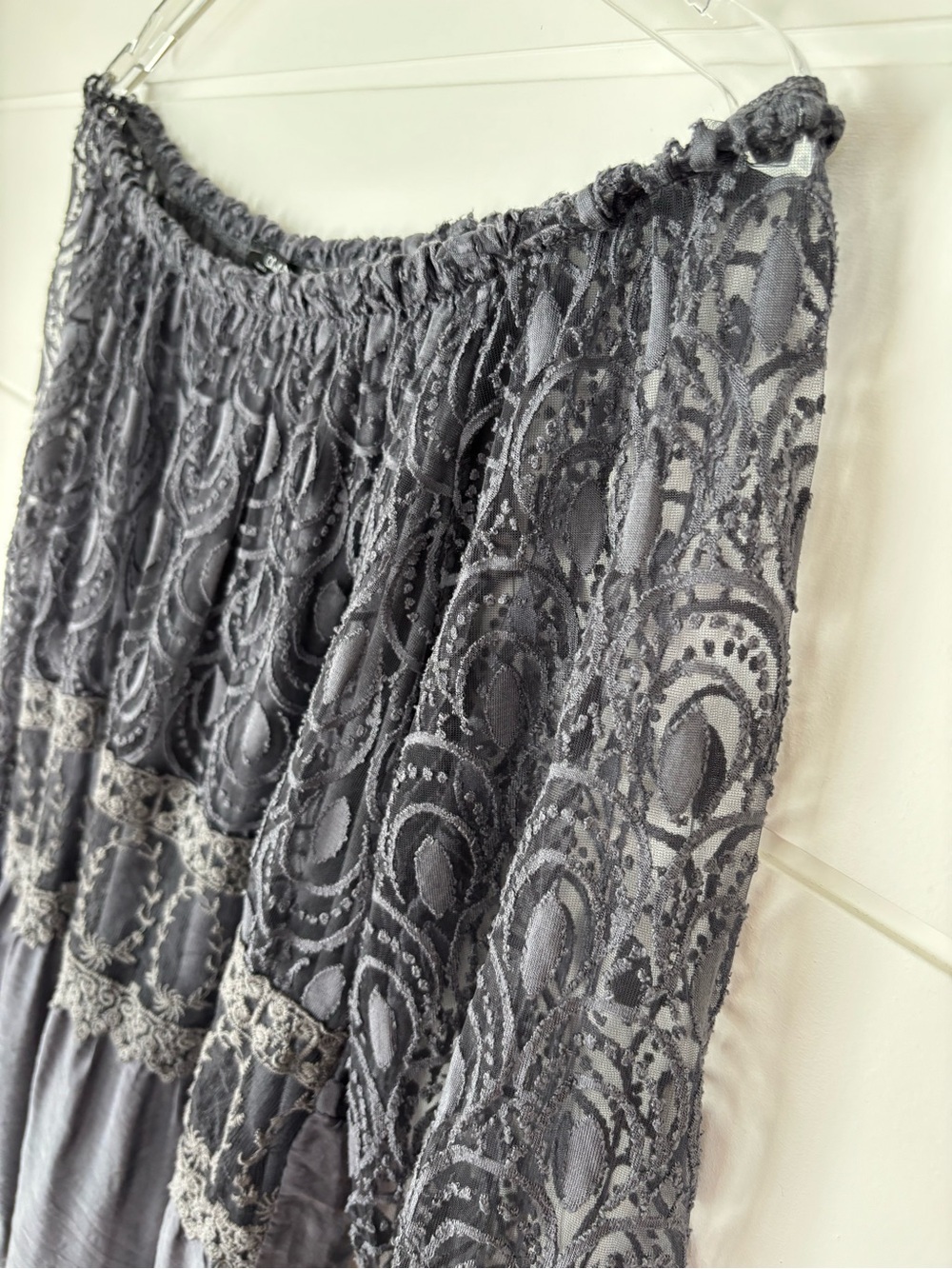 CHARLIE B Lace Off-Shoulder Peasant Blouse in Charcoal Gray Women's Medium - Picture 4 of 11